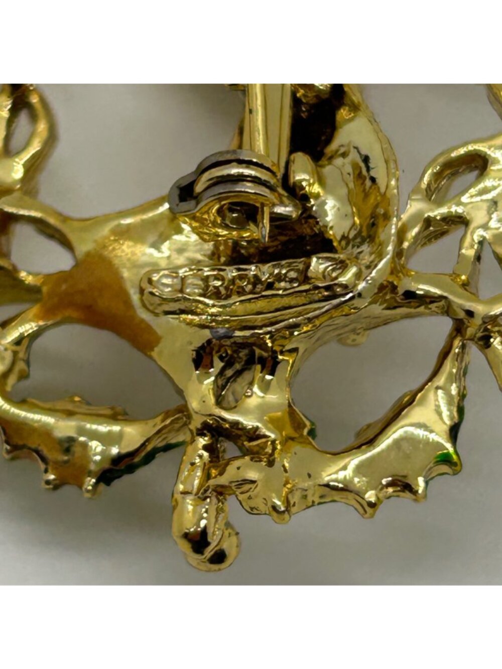 Vintage Christmas Reindeer Wreath Brooch Pin Gold Tone Enamel Rhinestone Holiday - Picture 8 of 12